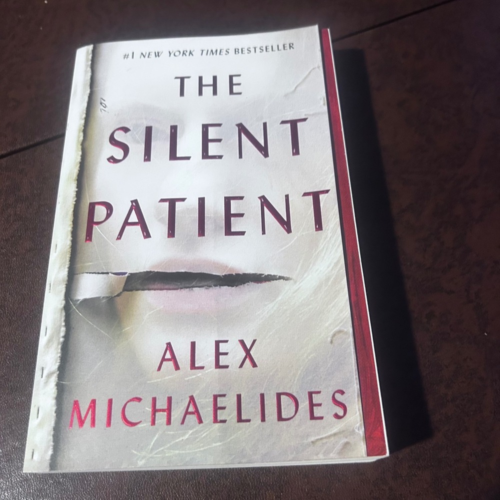 The Silent Patient by Alex Michaelides Paperback Psychological Thriller Book